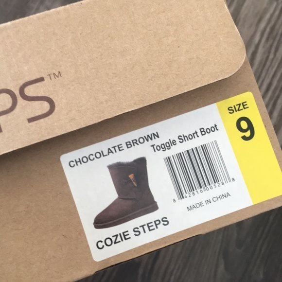 Cozie Steps Chocolate Brown Sheepskin Short Boots 8 - Picture 9 of 9